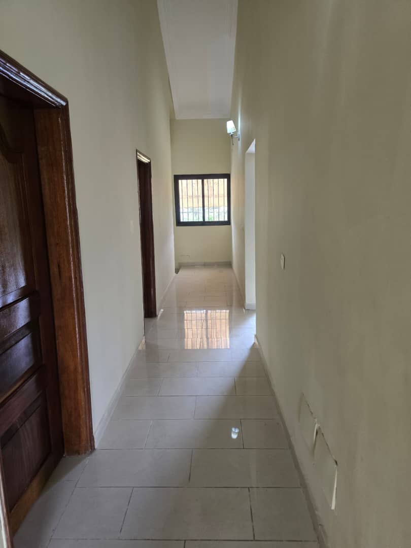Duplex 6 Pièces avec Jardin & Garage – Abidjan Attoban (30ᵉ Arr.)