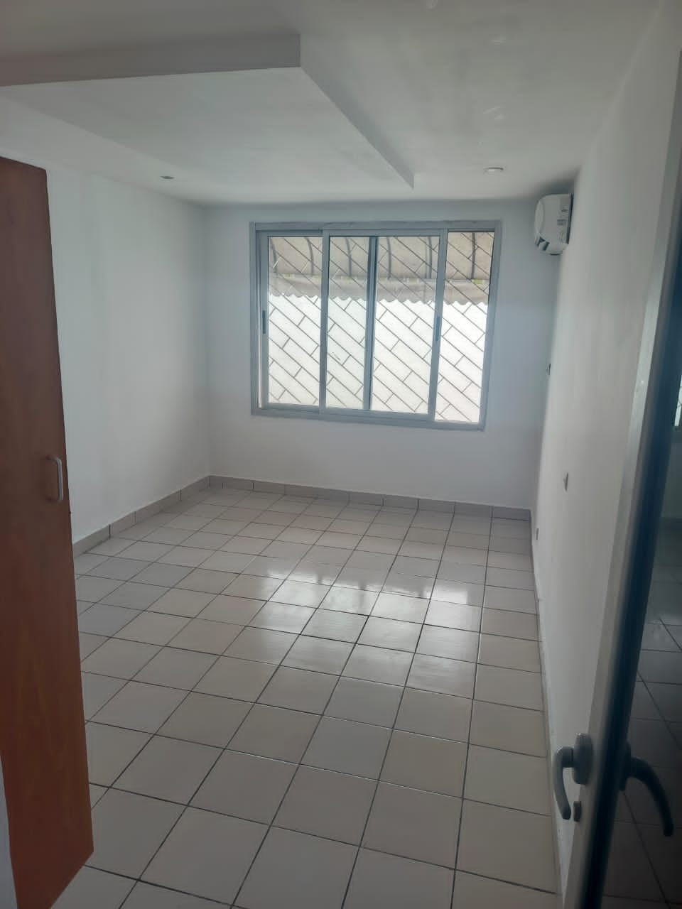 Villa Basse 4 Pièces avec Dépendance à Cocody Riviera Golf – Les Jardins
