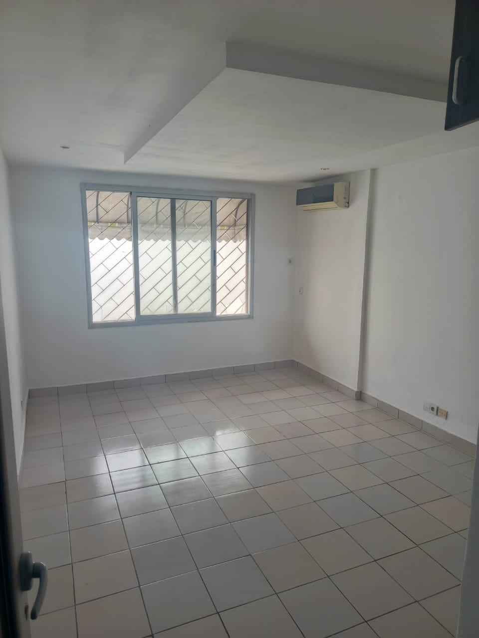 Villa Basse 4 Pièces avec Dépendance à Cocody Riviera Golf – Les Jardins
