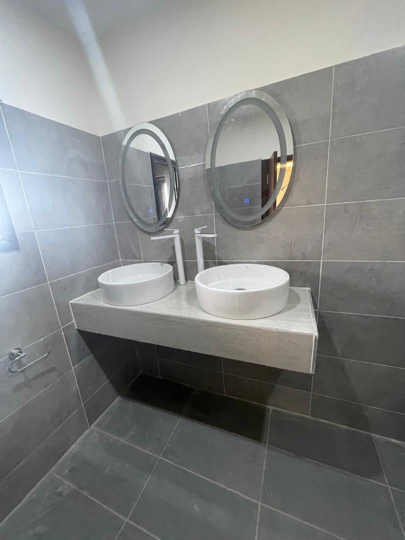 Appartement 3 Pièces Haut Standing à Cocody Riviera Bonoumin – En Bordure