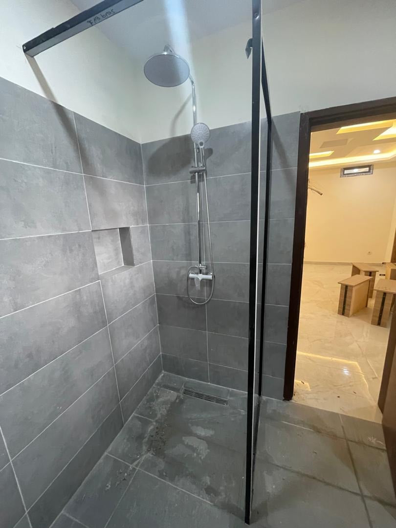 Appartement 3 Pièces Haut Standing à Cocody Riviera Bonoumin – En Bordure