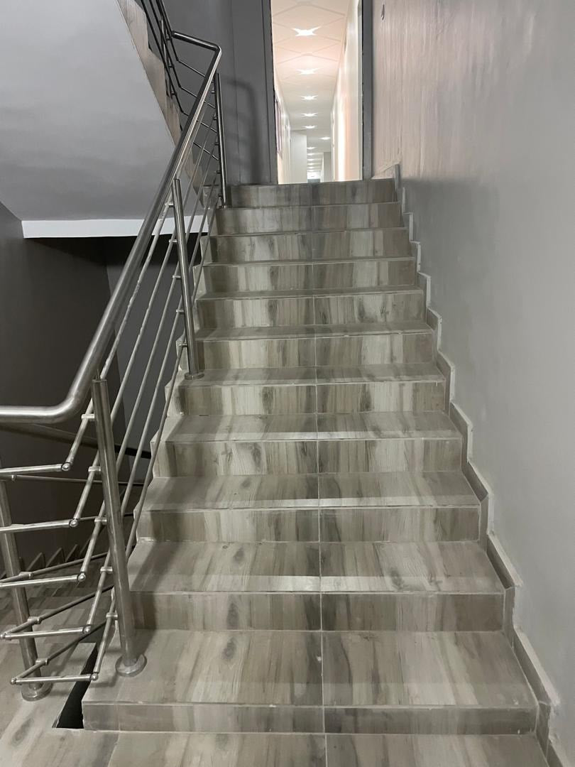 Appartement 3 Pièces Haut Standing à Cocody Riviera Bonoumin – En Bordure