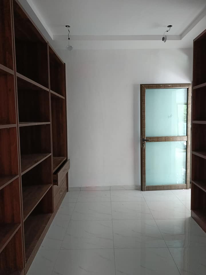 Triplex Haut Standing 7 Pièces avec Terrasse et Garage – Cocody Riviera Faya Jules Verne