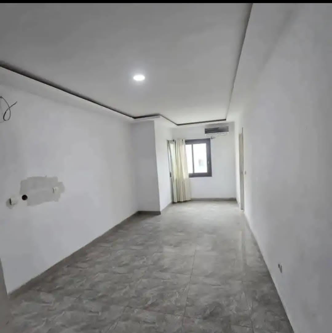 Duplex Haut Standing 8 Pièces avec Jardin et Indépendante – Cocody Riviera Faya