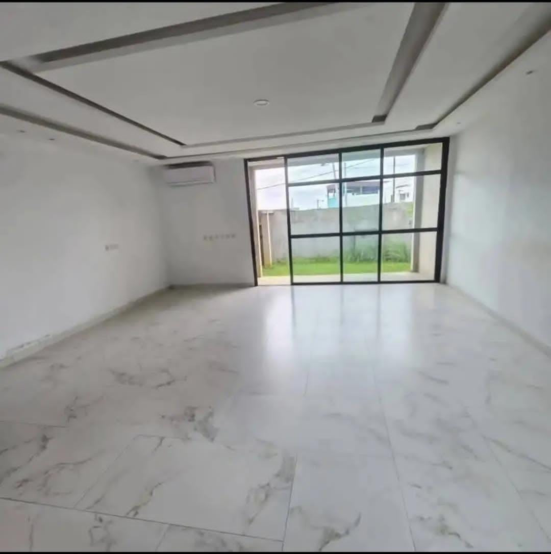 Duplex Haut Standing 8 Pièces avec Jardin et Indépendante – Cocody Riviera Faya