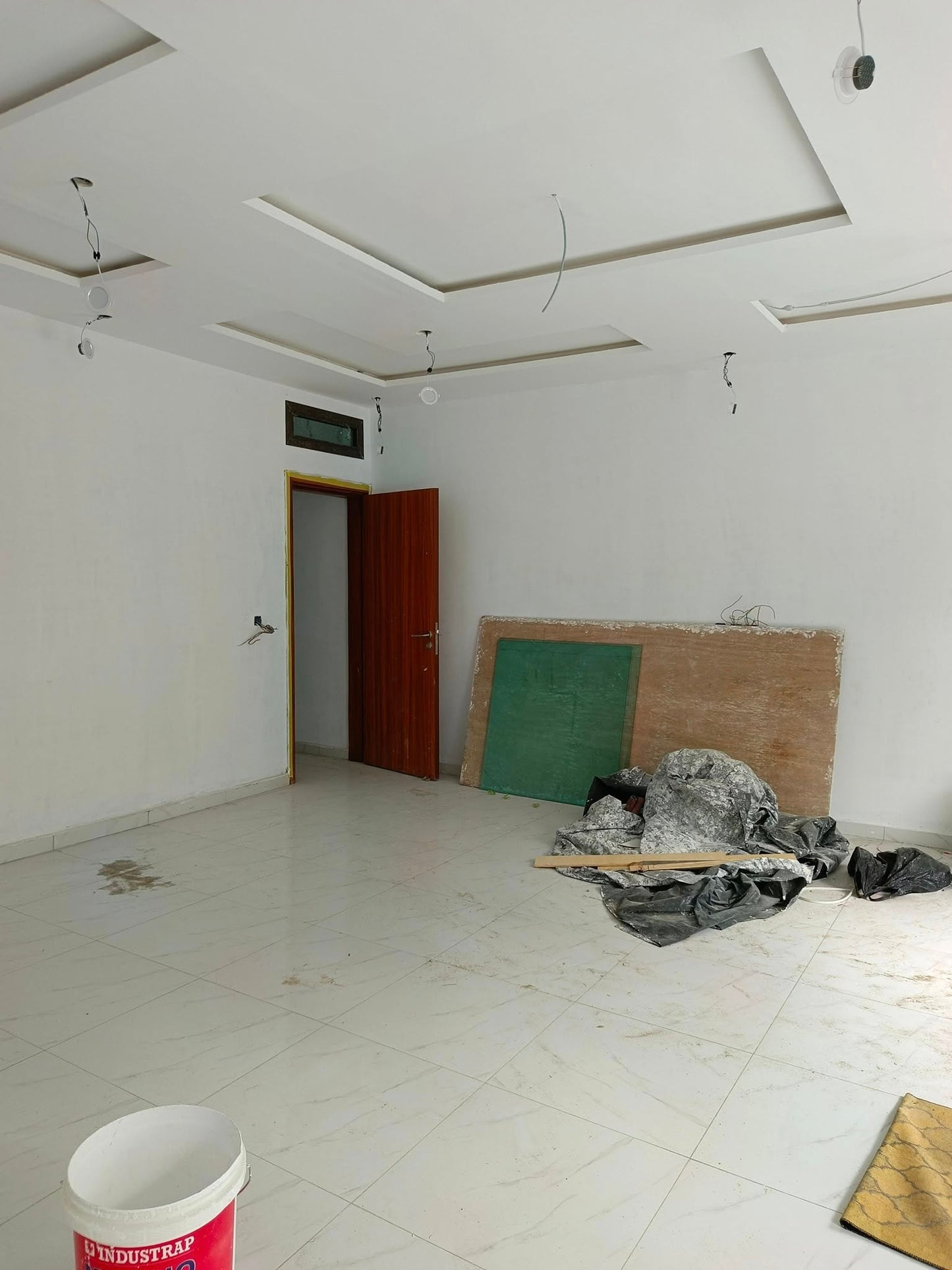 Triplex Haut Standing 7 Pièces avec Terrasse et Garage – Cocody Riviera Faya Jules Verne