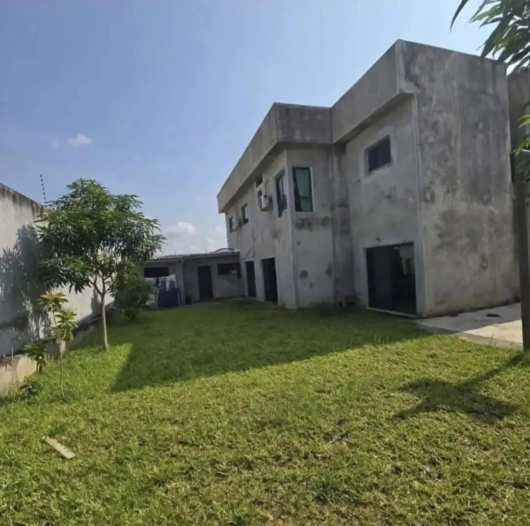 Duplex Haut Standing 8 Pièces avec Jardin et Indépendante – Cocody Riviera Faya