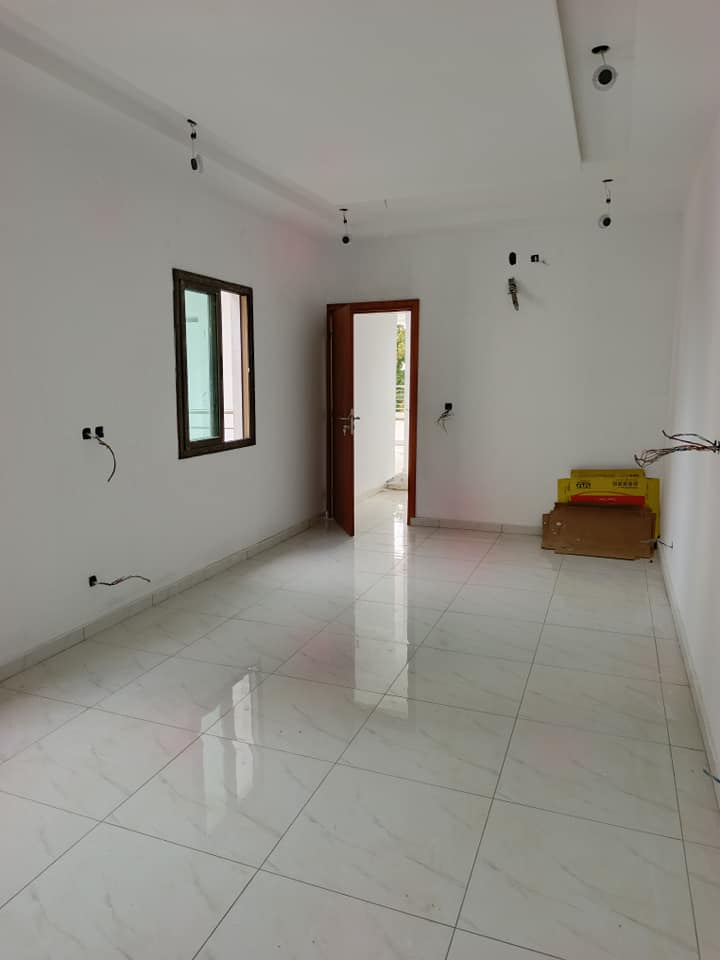 Triplex Haut Standing 7 Pièces avec Terrasse et Garage – Cocody Riviera Faya Jules Verne