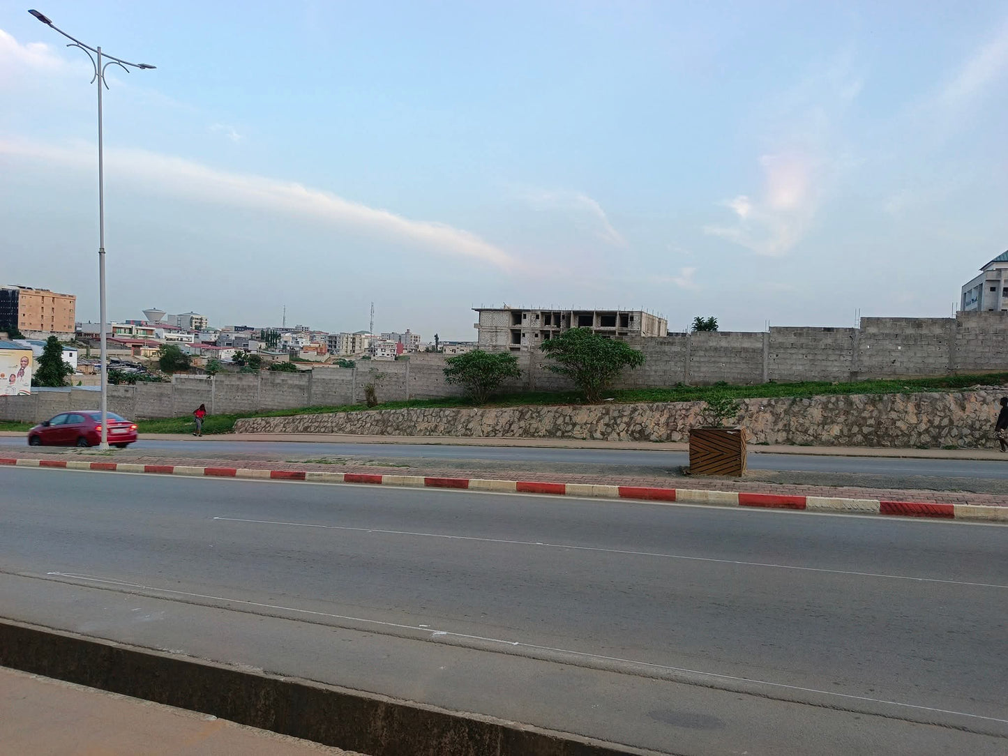 Terrain Nu 8.000 m² – Cocody Angré (Nouveau CHU)
