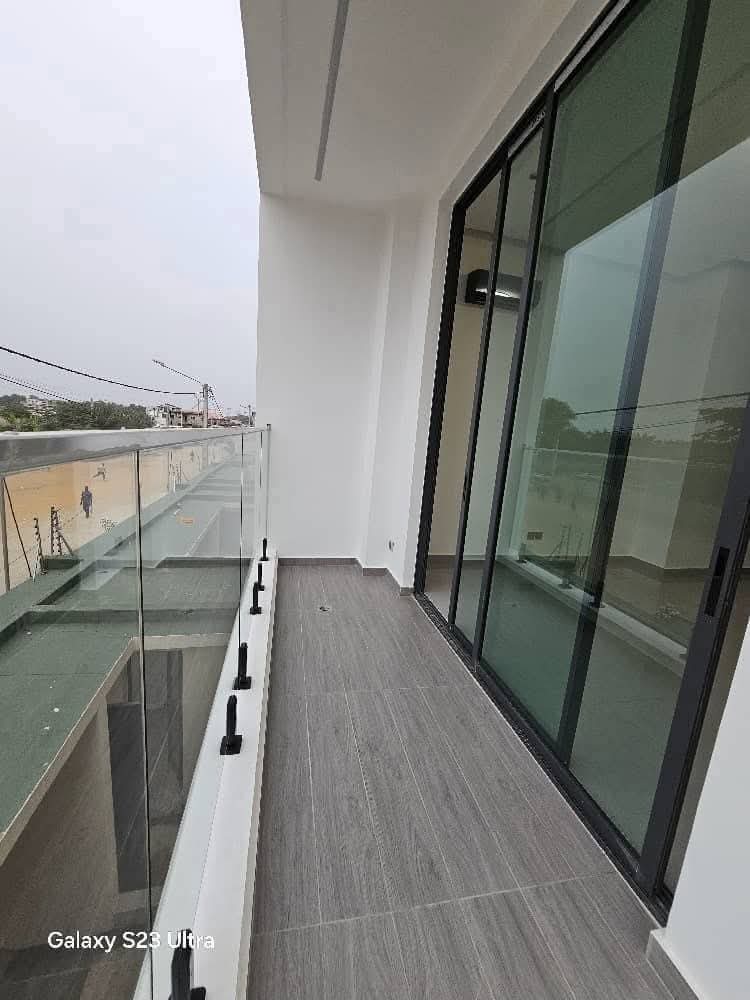 Duplex Haut Standing 7 Pièces + 2 Indépendantes sur 350m² et 500² - Riviera Abatta