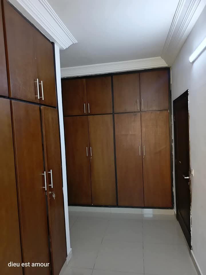 Villa 5 Pièces avec Grand Jardin – Bassam (Mockey-Ville)