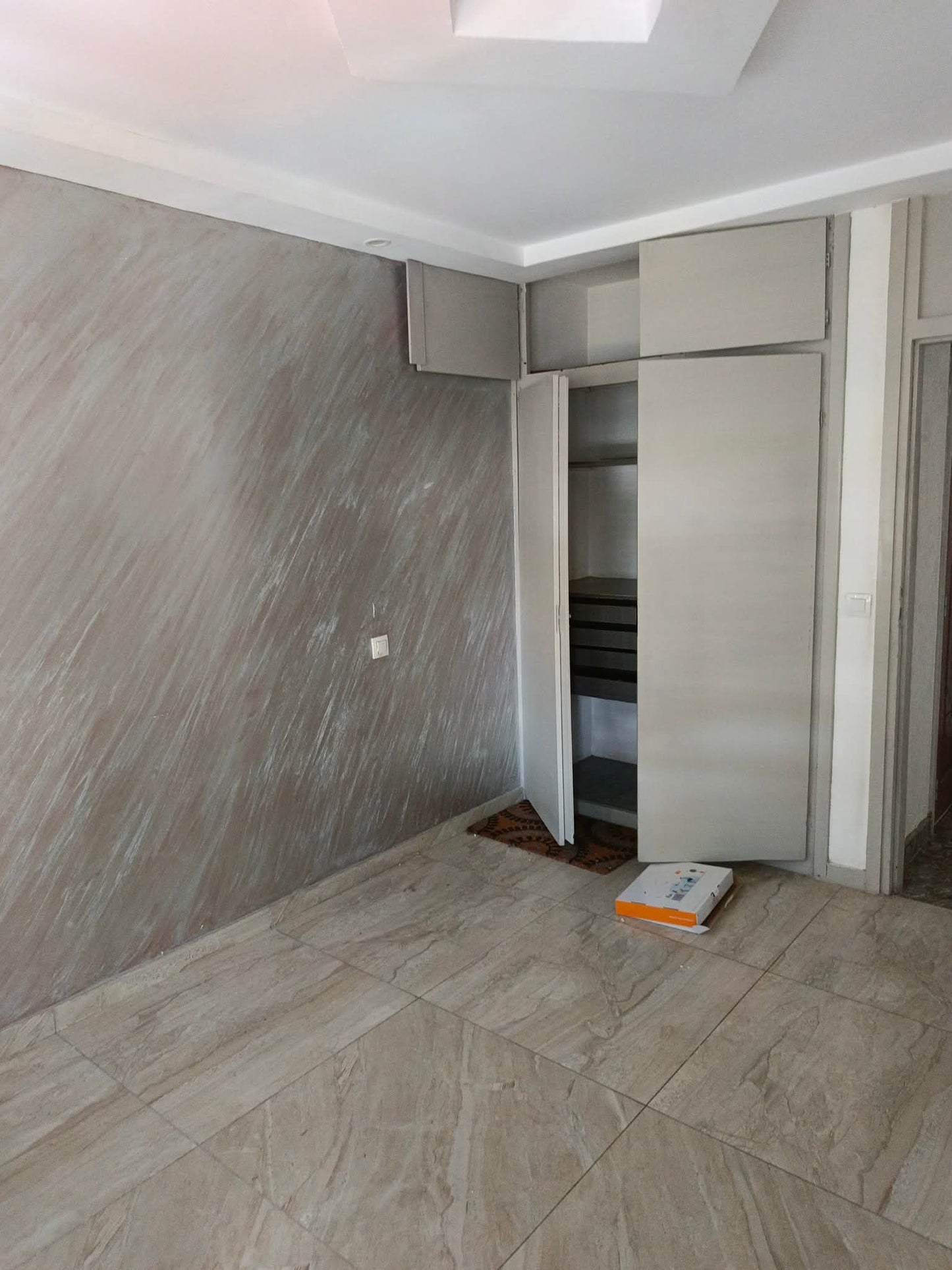 Appartement 3 Pièces – Plateau (Centre des Affaires) - À Louer / À Vendre