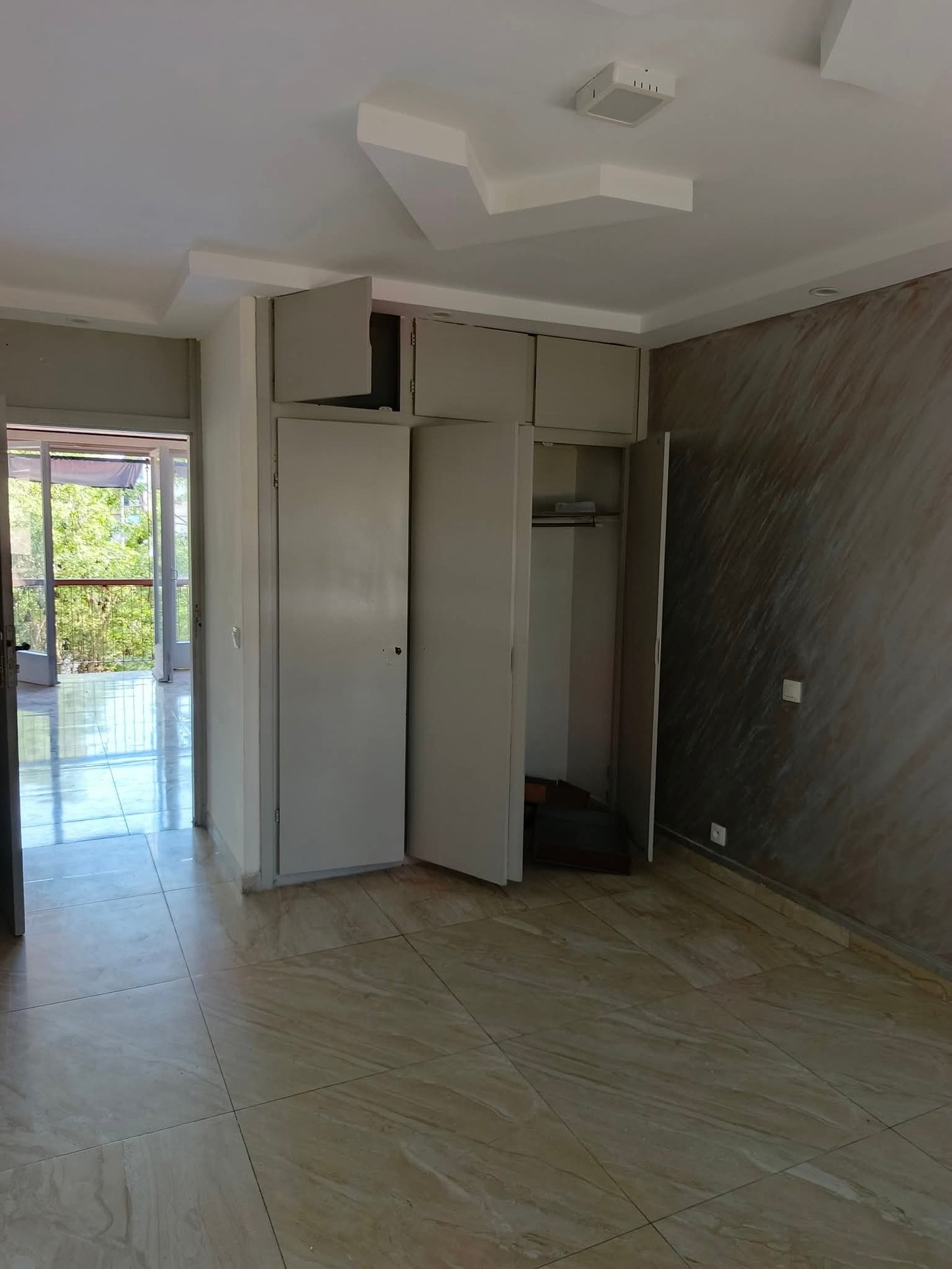 Appartement 3 Pièces – Plateau (Centre des Affaires) - À Louer / À Vendre