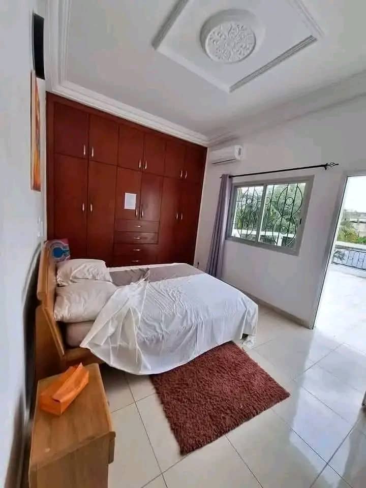 Villa Duplex 10 pièces avec piscine et grand jardin – Cocody Riviera Bonoumin