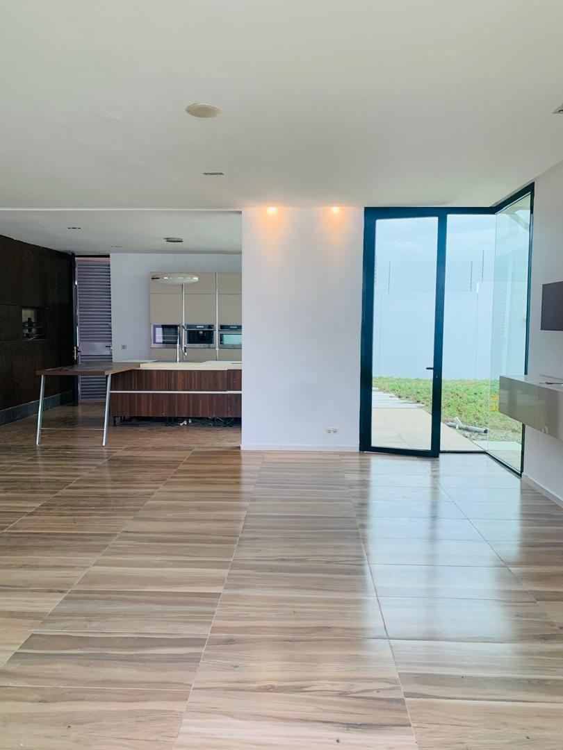 Villa de 10 pièces a la riviera M'badon