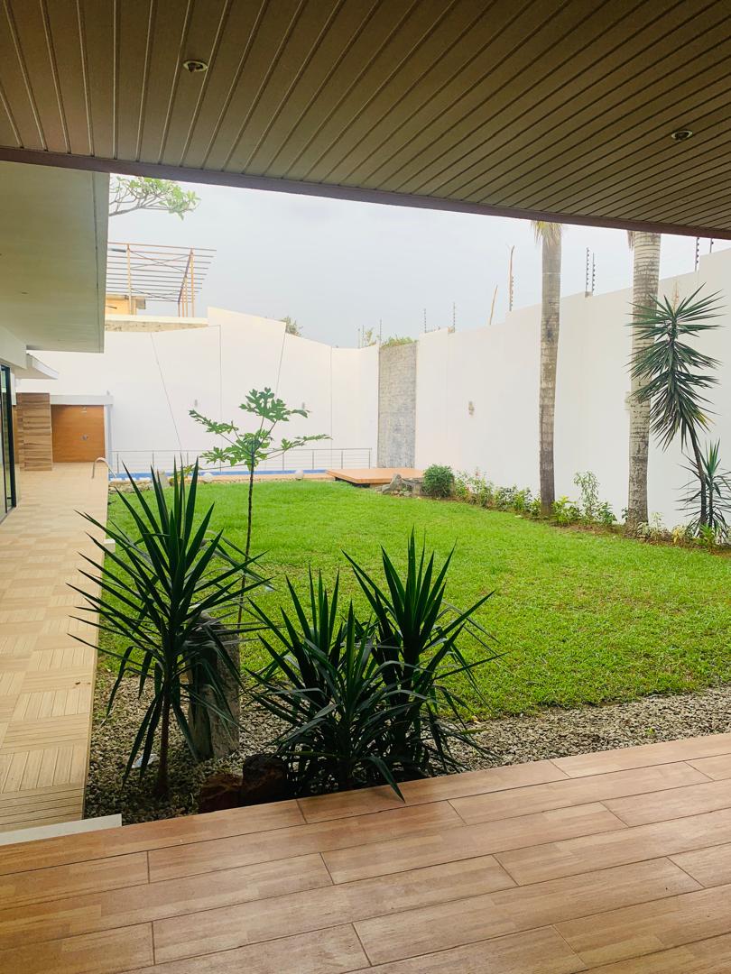 Villa de 10 pièces a la riviera M'badon