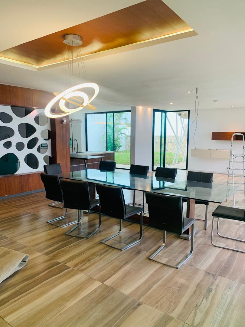 Villa de 10 pièces a la riviera M'badon