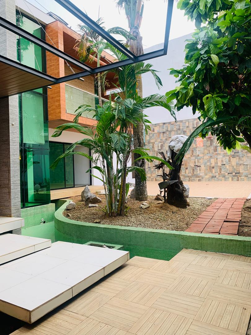 Villa de 10 pièces a la riviera M'badon