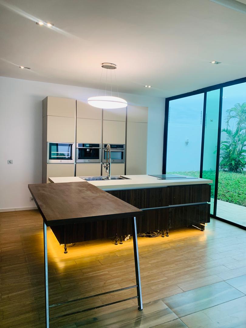 Villa de 10 pièces a la riviera M'badon