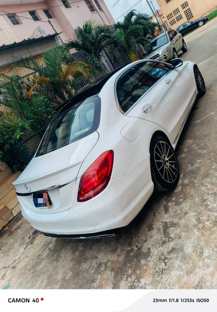 Mercedes C300 Année 2016
