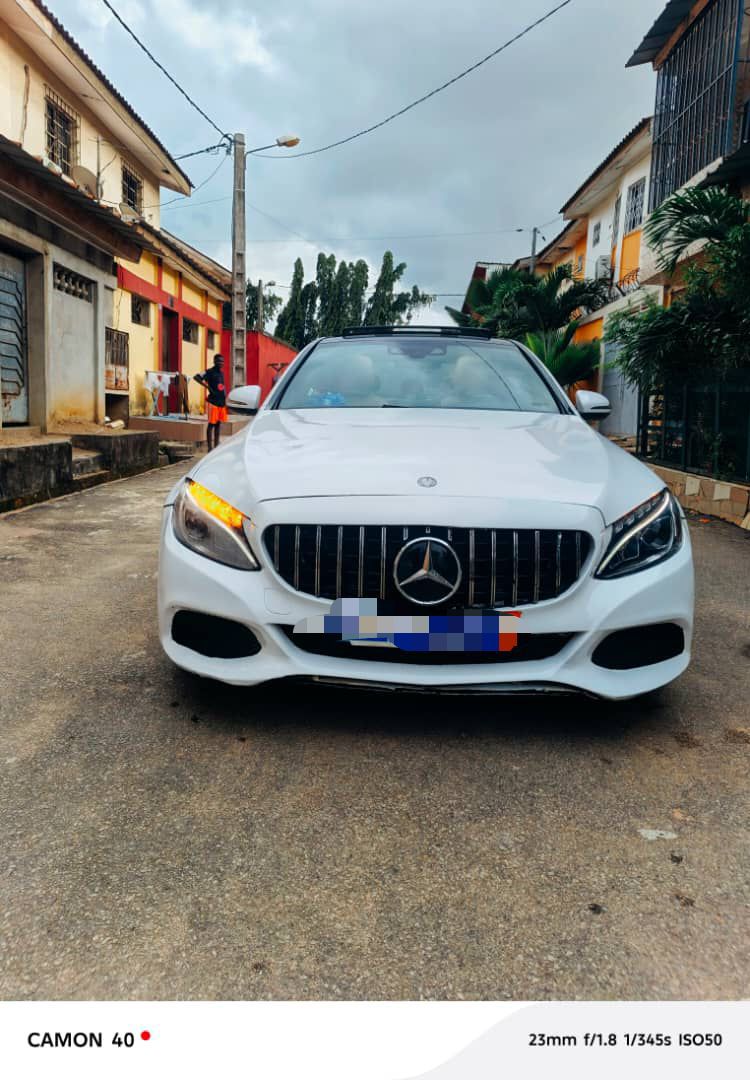 Mercedes C300 Année 2016