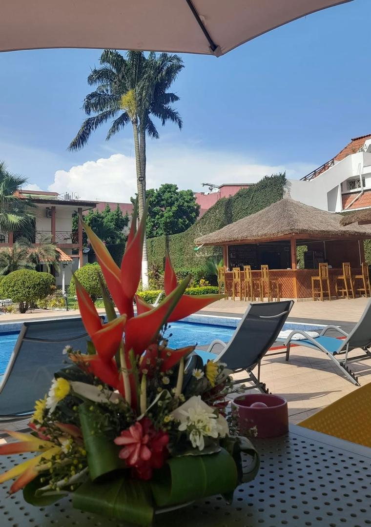 Hôtel-Résidence avec Restaurant et Piscine – Biétry, Bord de Lagune