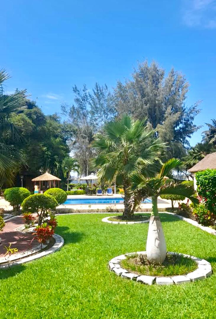 Hôtel-Résidence avec Restaurant et Piscine – Biétry, Bord de Lagune