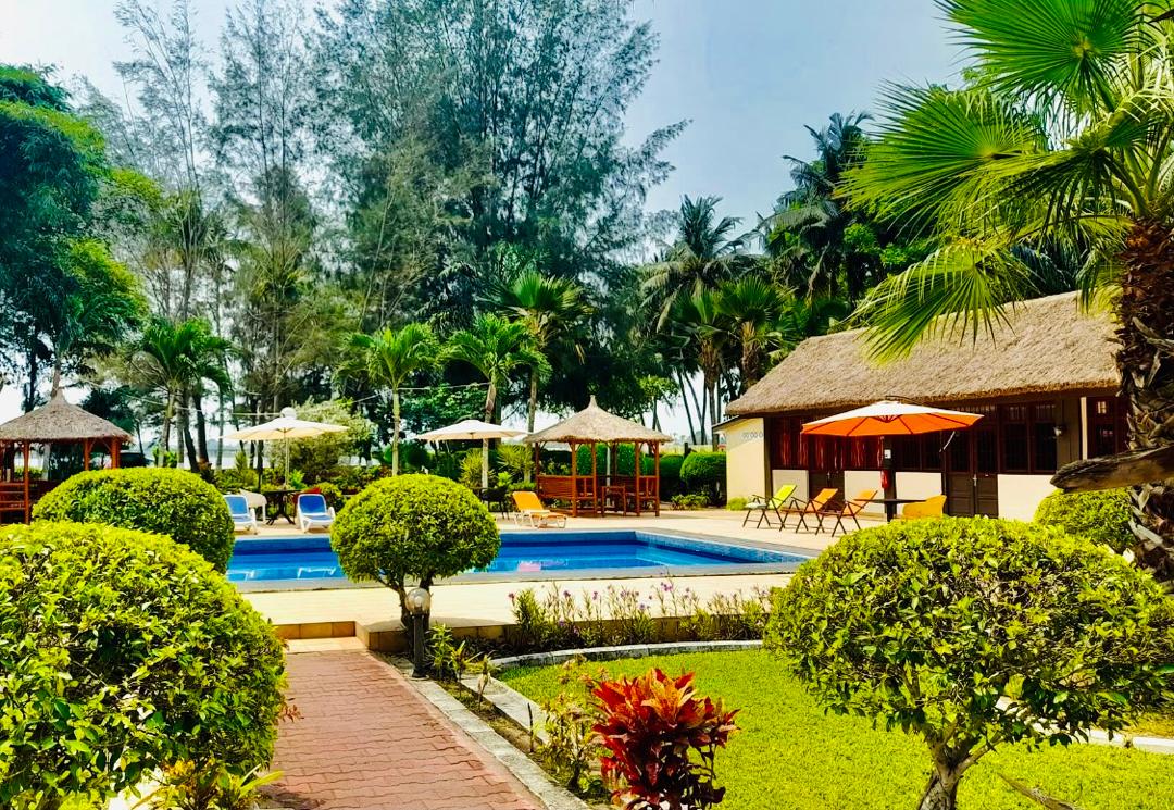 Hôtel-Résidence avec Restaurant et Piscine – Biétry, Bord de Lagune