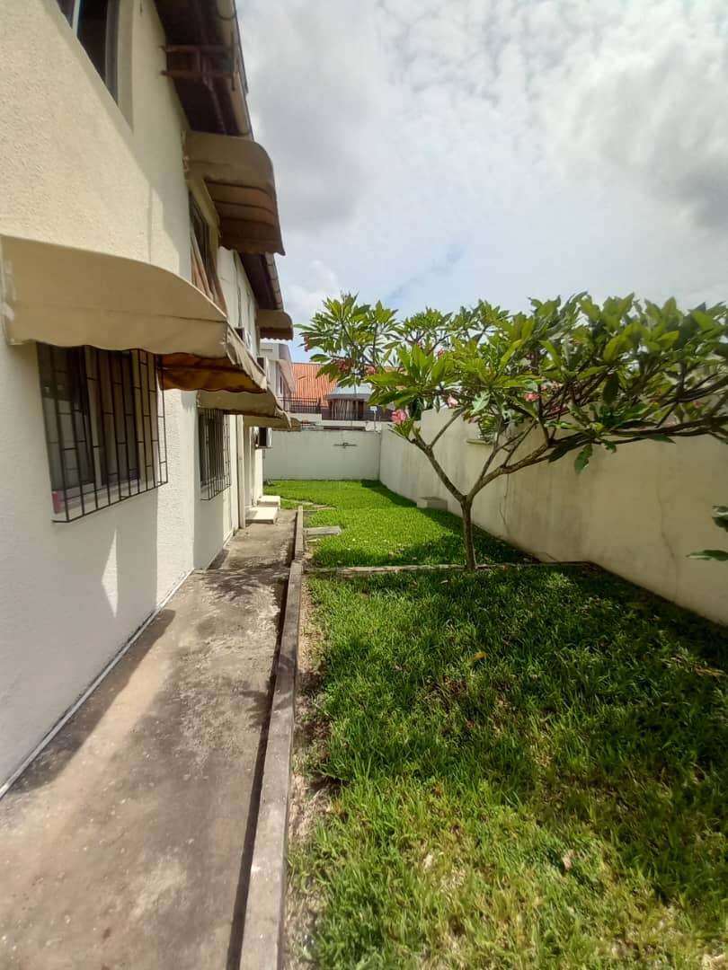 Villa Duplex 14 Pièces pour Bureaux – Riviera 3 Cocody