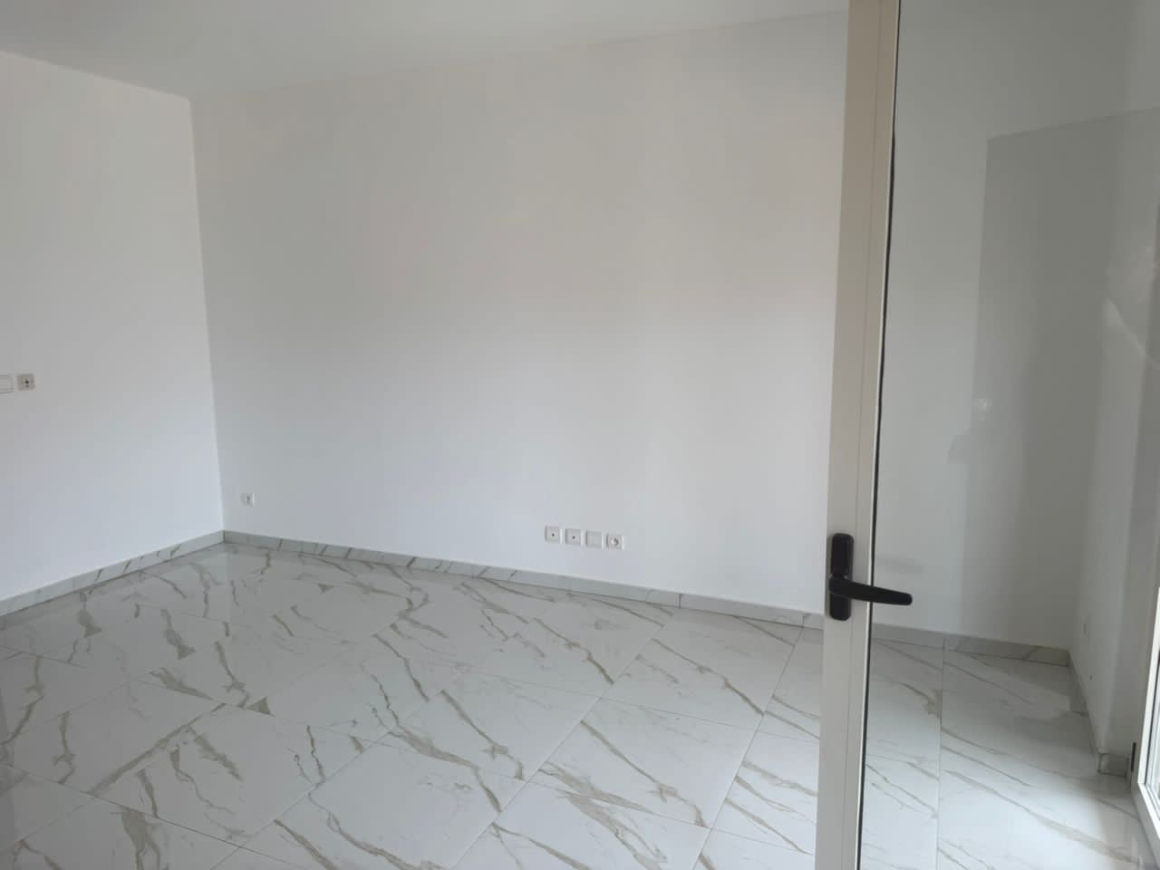 Villa Basse 4 Pièces avec Jardin | Bassam, Cité Italienne