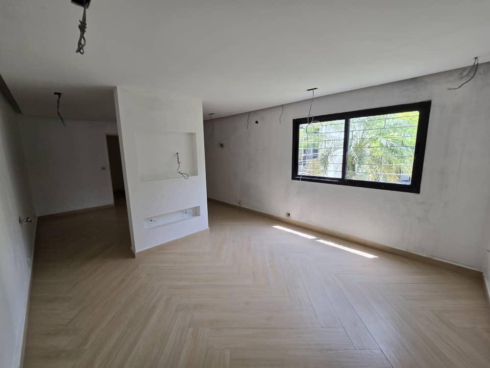 Villa Basse T6 avec Piscine et Vue Lagune – Vridi Cité