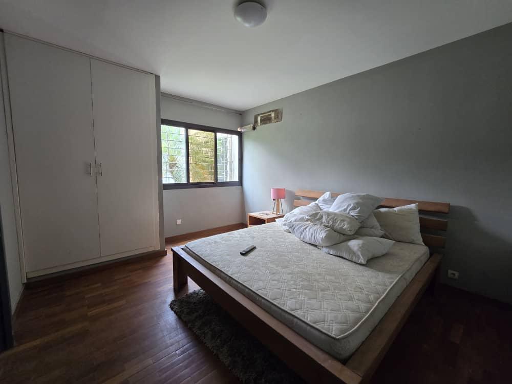 Villa Basse T6 avec Piscine et Vue Lagune – Vridi Cité