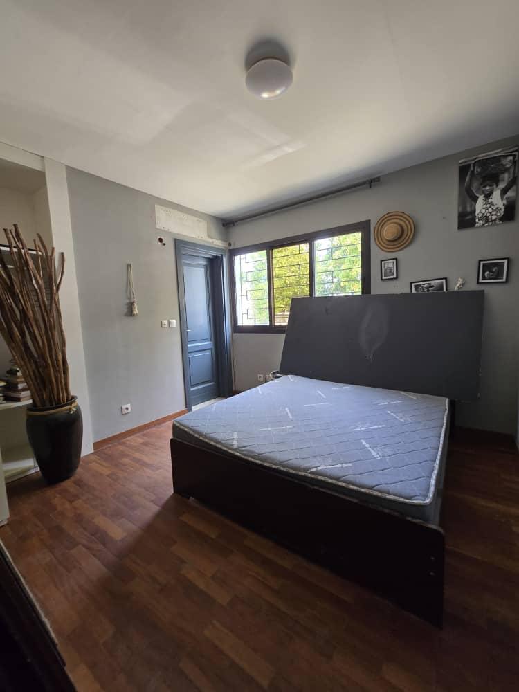 Villa Basse T6 avec Piscine et Vue Lagune – Vridi Cité