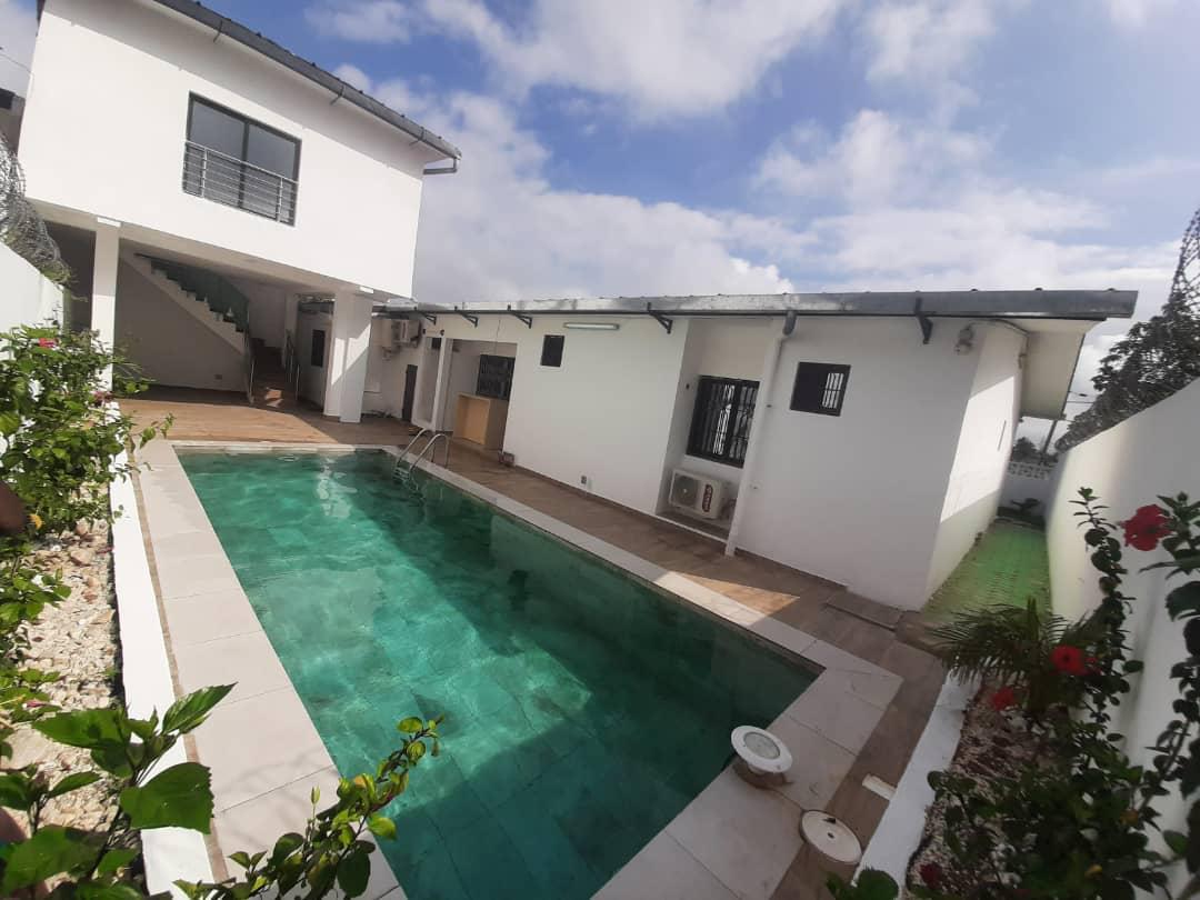 Villa Duplex 5 Pièces avec Piscine et Jardin – Riviera 3