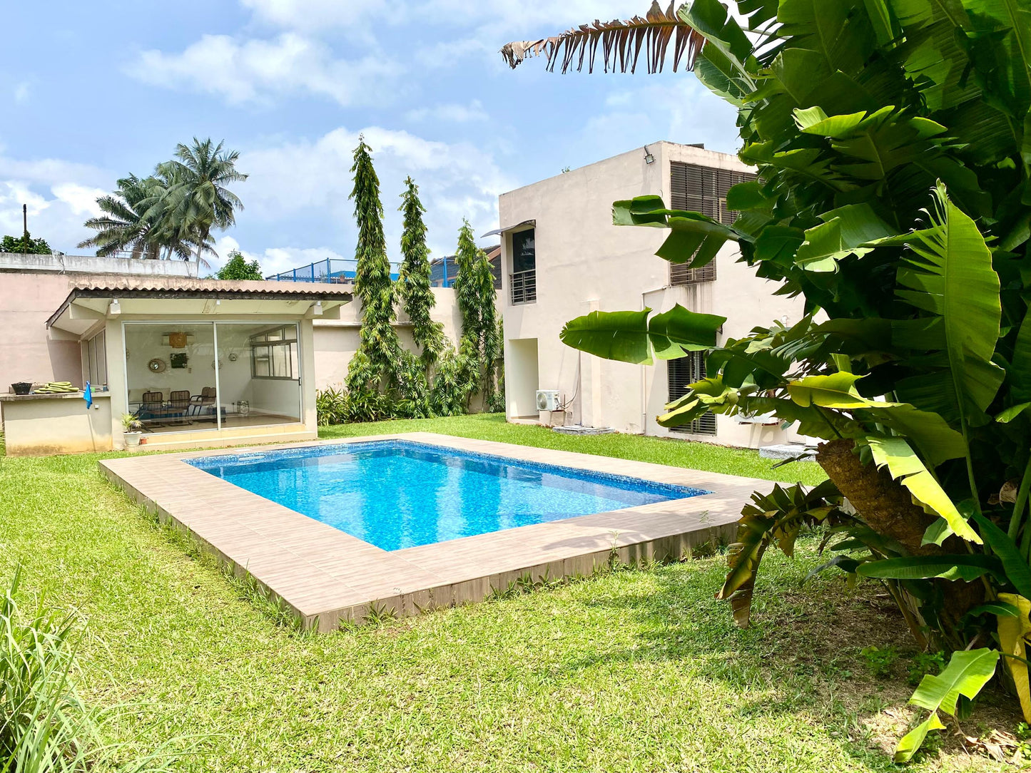 Villa Duplex T8 avec Piscine et Grand Jardin – 2 Plateaux Vallon