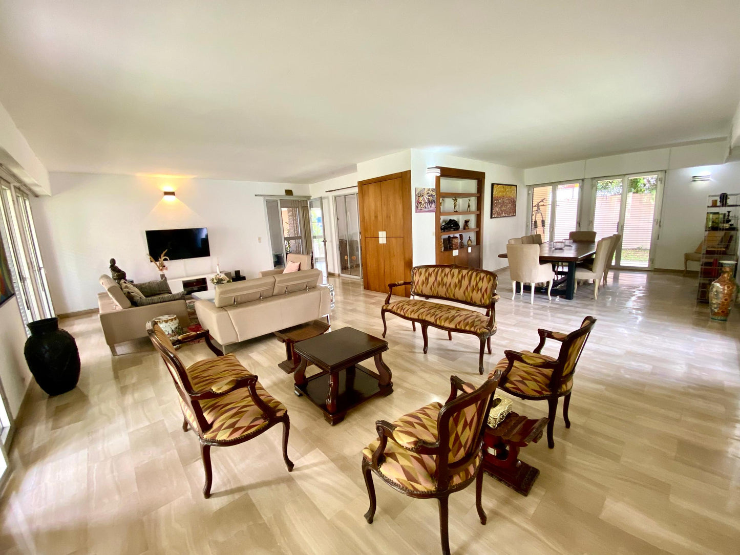 Villa Duplex T8 avec Piscine et Grand Jardin – 2 Plateaux Vallon