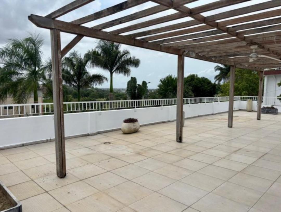 Villa 8 Pièces avec Piscine – Cocody Mermoz