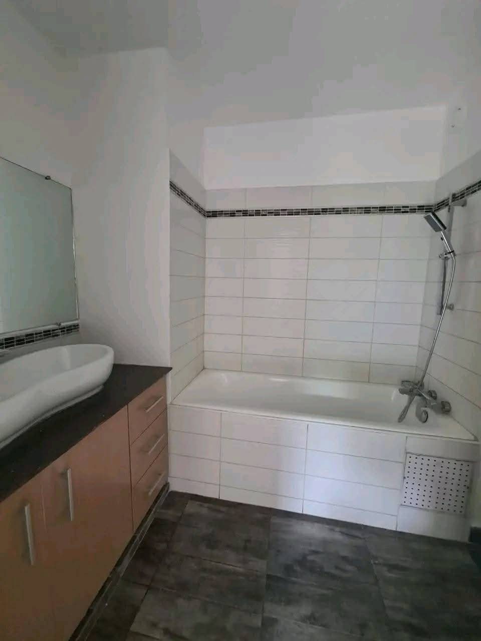 Appartement 4 Pièces Spacieux – Plateau Abidjan