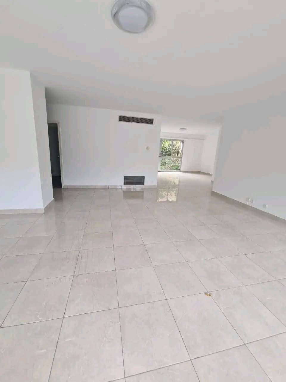 Appartement 4 Pièces Spacieux – Plateau Abidjan
