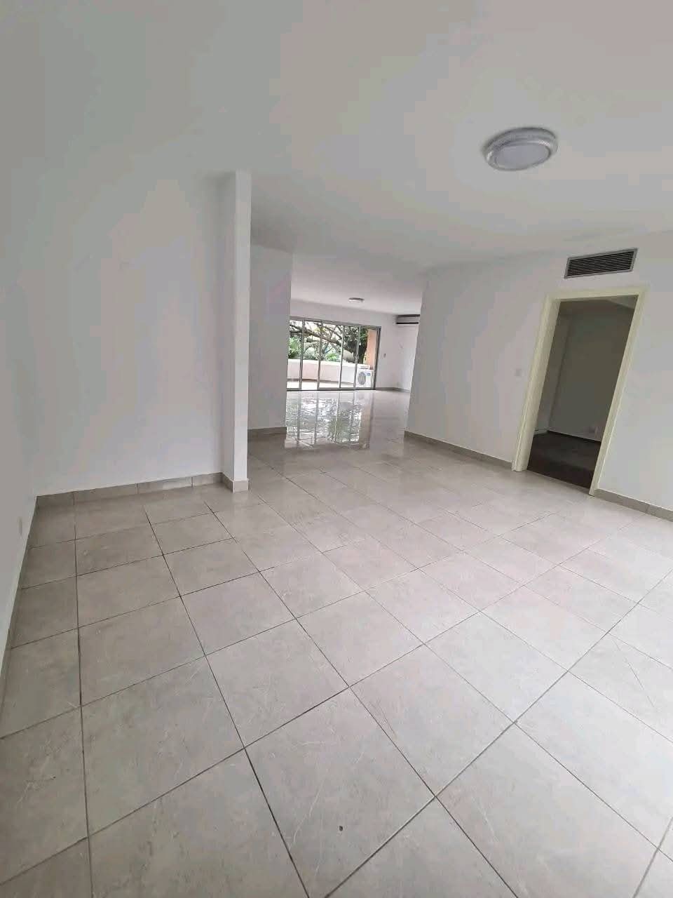 Appartement 4 Pièces Spacieux – Plateau Abidjan