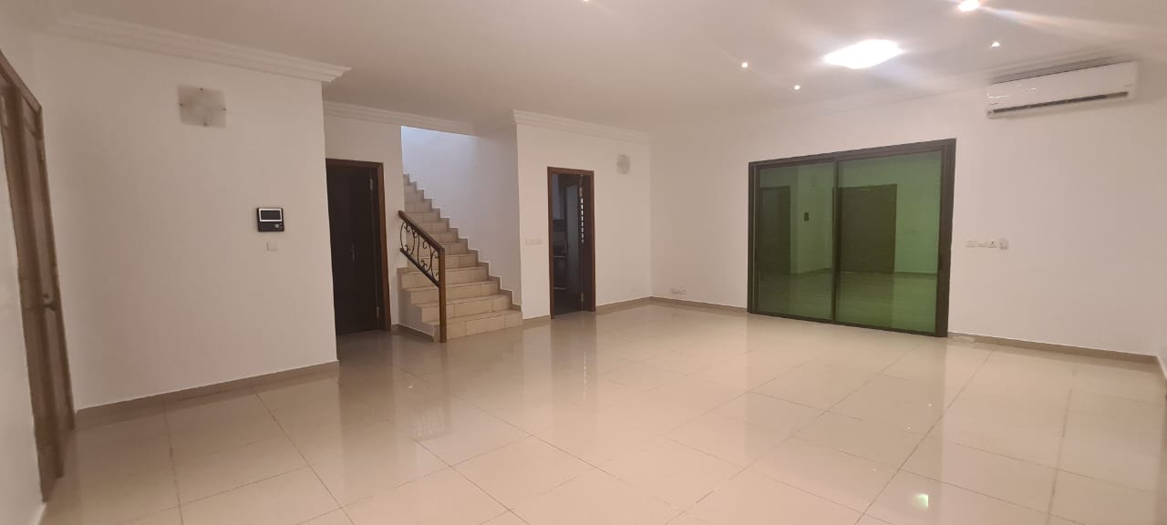 Villa Duplex 5 Pièces avec Piscine – Riviera 3 Synacassi