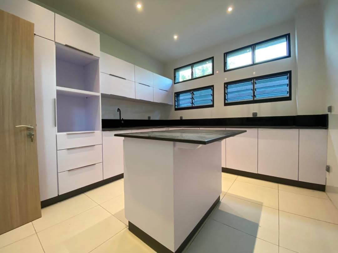 Villa Duplex 6 Pièces avec Piscine – Riviera M’Pouto
