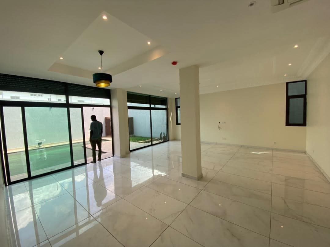Villa Duplex 6 Pièces avec Piscine – Riviera M’Pouto