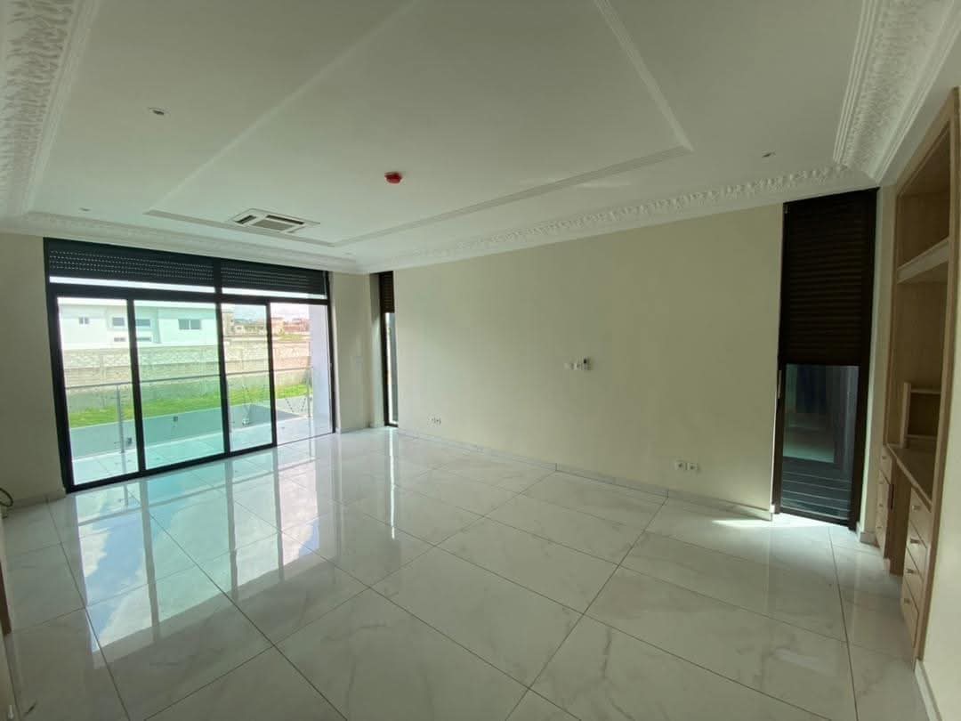 Villa Duplex 6 Pièces avec Piscine – Riviera M’Pouto