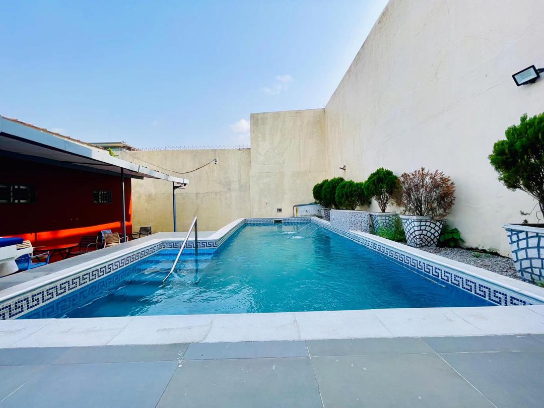 Villa Meublée 6 Pièces avec Piscine – Riviera Bonoumin