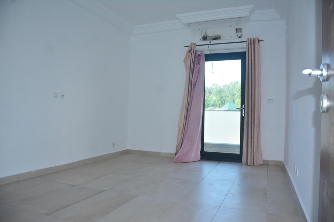 Appartement 4 Pièces avec Balcon – Riviera 4 M’Badon
