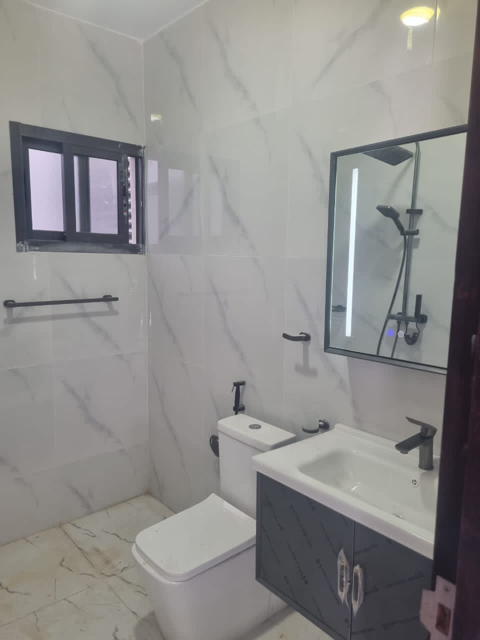 Appartement 4 Pièces avec Cour & Jardin – Riviera 4 Ambassade de chine