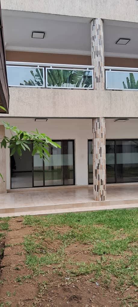 Villa Triplex 10 Pièces Spacieuse – Cocody Riviera M’Badon