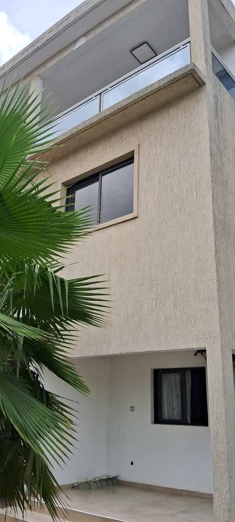 Villa Triplex 10 Pièces Spacieuse – Cocody Riviera M’Badon