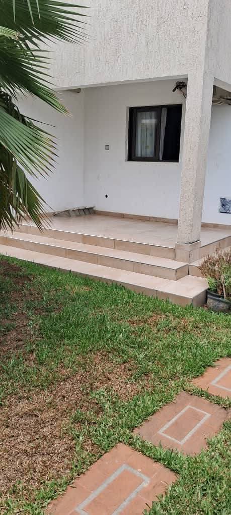 Villa Triplex 10 Pièces Spacieuse – Cocody Riviera M’Badon